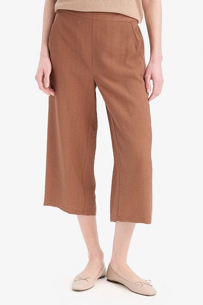 DeFacto Flexible Waisted Basic Plain Pocket Capri E4390Ax25Sm