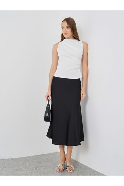 Styli Solid Side Waist Gathered Knitted Top