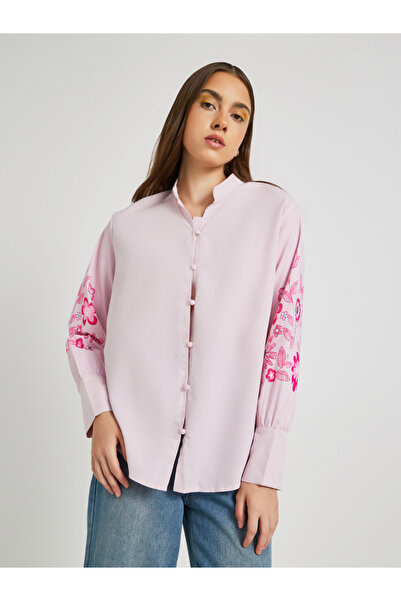 Styli قميص كبير الحجم بطبعة زهور وأزرار