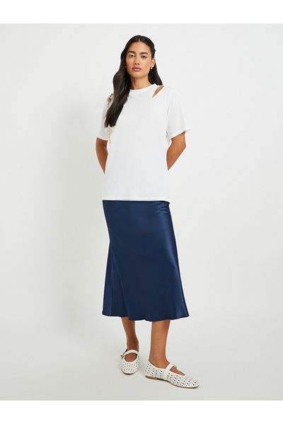 Styli Solid Round Neck Oversized T-Shirt with Cut Out Detail