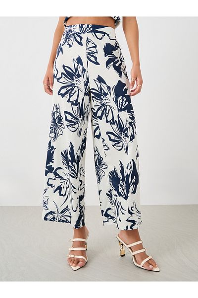 Styli All-Over Floral Print Wide Leg Pants with Elasticated Waistband