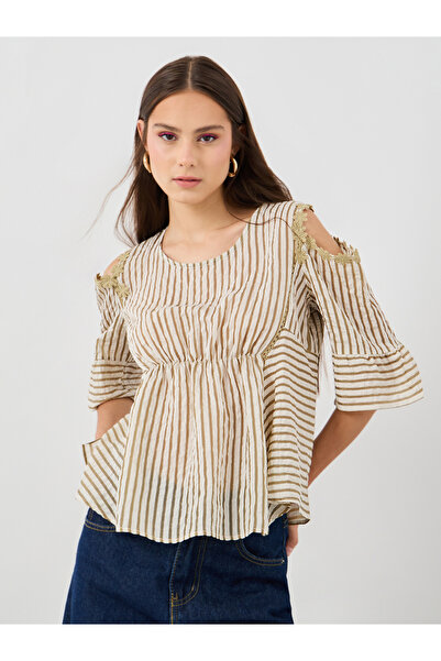 Styli بلوزة مخططة من الدانتيل مع تفاصيل مقصوصة