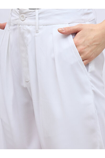 Styli Solid Pleated Tailored Flare Pants with Belt Loops