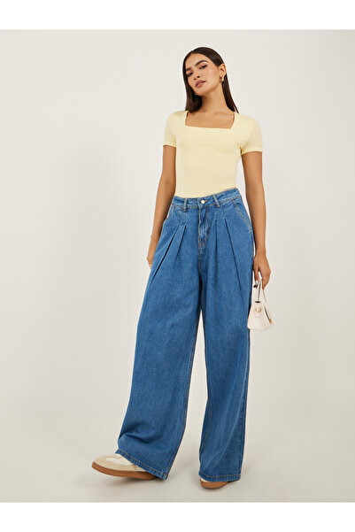 Styli بنطال جينز واسع الساق متوسط الارتفاع مع تفاصيل مطوية في الأمام