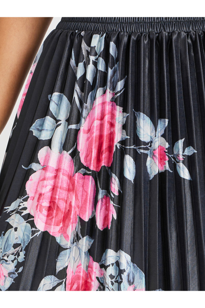 Styli Floral Print Pleated A-Line Maxi Skirt