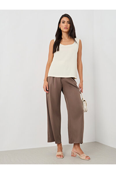 Styli Solid Scoop Neck Sleeveless Top