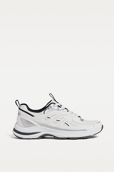 Stradivarius Trainers with detail