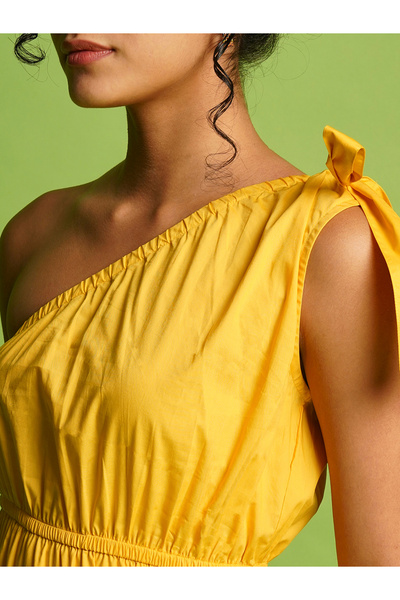 Globus By Styli Women Yellow Solid One Shoulder Tie-Up A-Line Midi Dress