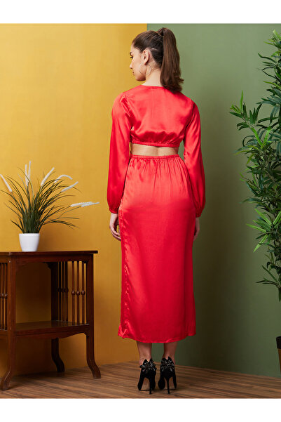 Globus By Styli Women Red Solid Cut Out Sheath Midi Dress with Twist Front