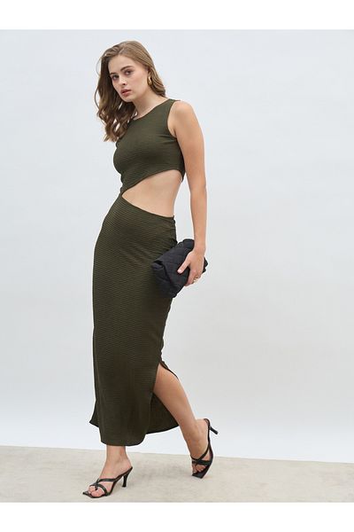Styli Women Green Textured Cut Out Waist Sheath Maxi Dress with Side Slit
