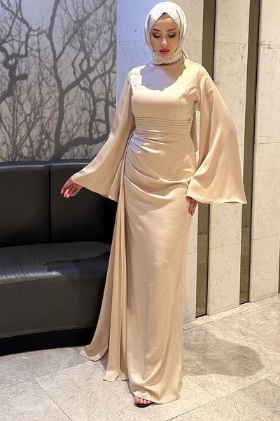 Tesettür Diyarı Γυναικείο βραδινό φόρεμα Arabella Cape Satin Fish-Μπεζ