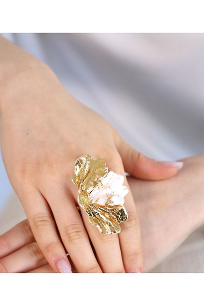 NARRU Handmade NARRU ring, adjustable, half flower, white with gold petals, Ilona