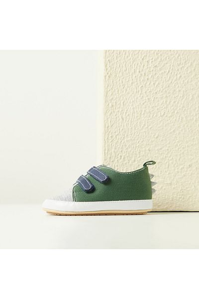 Juniors Textured Booties With Velcro Closure