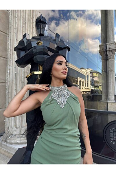 1Moda1Tarz Kadın İthal Krep Kumaş Boyun Ve Göğüs Taş İşlemeli Yırtmaçlı Astarlı Özel Tasarım Elbise
