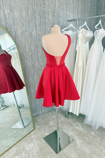 Lenta Moda Kırmızı Tek Omuz Taşlı Kemer Detaylı Saten Mini Abiye ve Gece Elbisesi