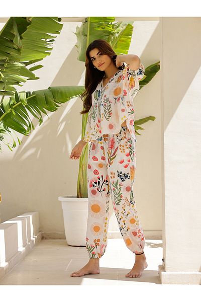 Sanskrutihomes By Styli Women Floral Printed Pure Cotton Top and Pyjama Set