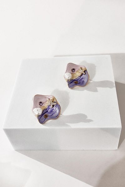 New Obsessions Stoned Starfish and Pearl Detailed Enamel Earrings