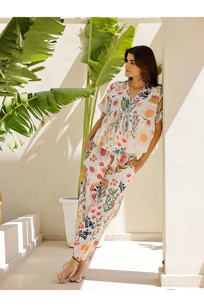 Sanskrutihomes By Styli Women Floral Printed Pure Cotton Top and Pyjama Set