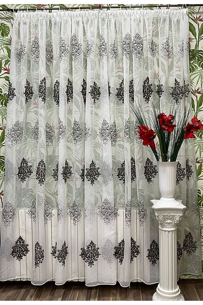 Liz Line Embroidered linen curtain, with rejansa, different sizes and colors, from the "Inna Baroc" collection by Liz Line