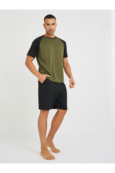 Styli Slogan Back Print Raglan Sleeves T-Shirt and Shorts Set