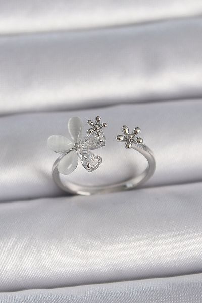 Skygo White Enamel Leaf Model Women's Ring - Brass Silver Color with Zirconia Tj-Byk3399