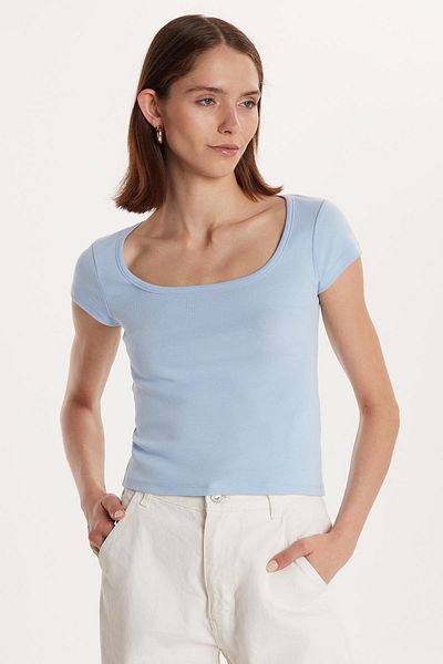 Tudors Γυναικεία Slim Fit Slim Fit Βαμβακερή κοντομάνικη μπλούζα με λαιμόκοψη U γαλάζιο