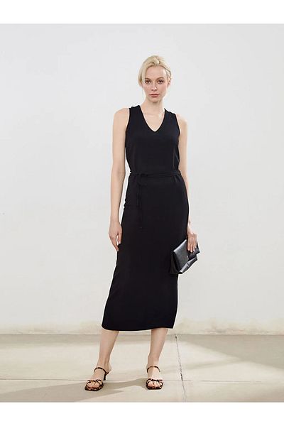 LC Waikiki Soulife Black V-Neck Textured Belted Dress