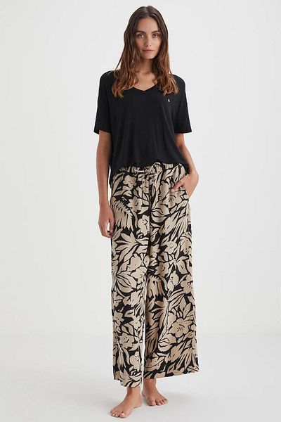 Penyemood Women's Summer Pajamas Set – Black Viscose Top, Wide Leg Floral Pants C9T2N69