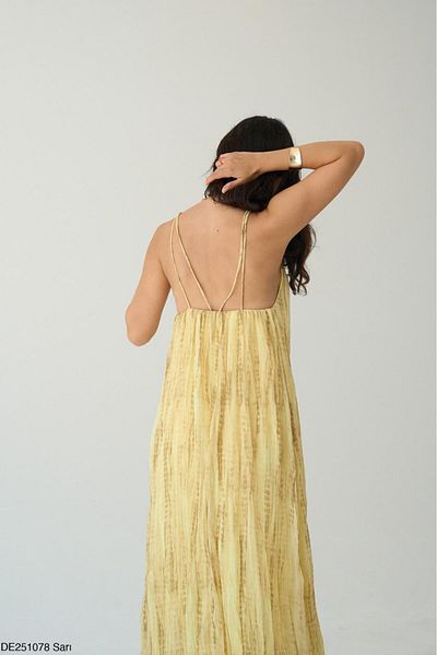 CADDELAMODA Rochie cu model batik cu accesorii pentru guler
