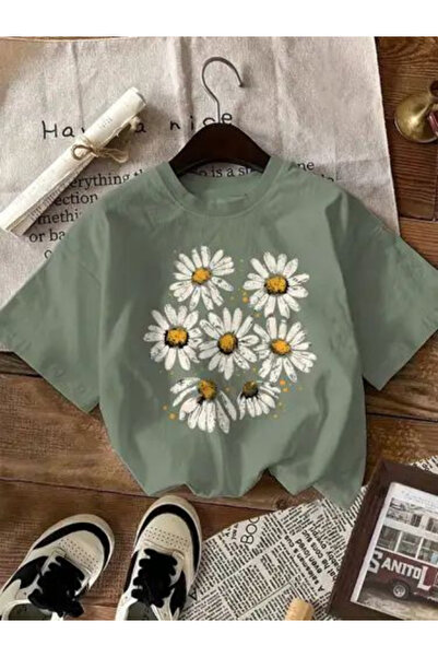 LAYORA "Daisy Patterned Khaki Green Oversize T-Shirt – Natural and Roomy Style"