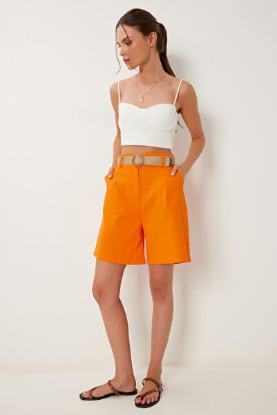 Happiness İstanbul Kadın Oranj Hasır Kemerli Şehir Boy Gabardin Şort MX00198