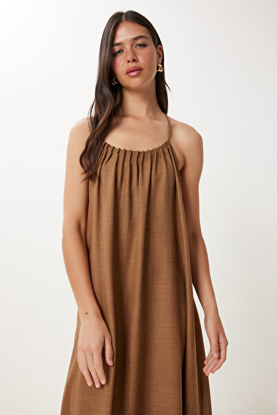 Happiness İstanbul Γυναικείο καφέ φόρεμα με χάντρες με λεπτομέρεια πλάτη με χαμηλή κοπή καλοκαιρινό υφαντό φόρεμα PB00049