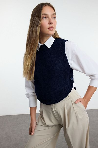 Trendyol Collection Navy Blue Crop Soft Textured Buttoned Knitwear Sweater Twoaw25Sv00013