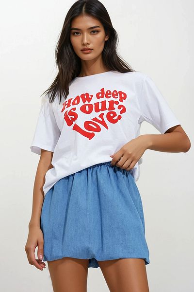 Trend Alaçatı Stili Women's White Crew Neck Front Text Printed Cotton T-Shirt ALC-X11976