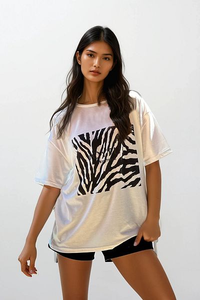 Trend Alaçatı Stili Bílé dámské tričko Zebra Print - Crew Neck ALC-X12172