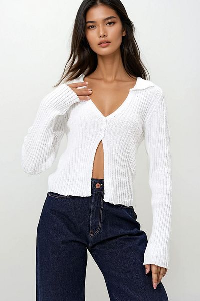 Trend Alaçatı Stili Bluză albă de damă, cu gât polo, cu 3 nasturi, cu fața deschisă, ALC-X13224