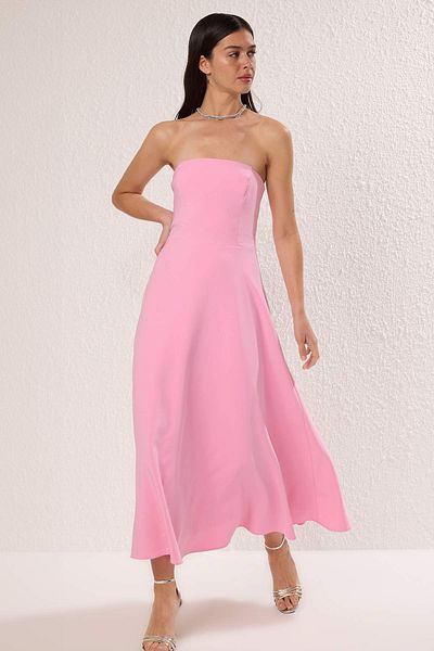 Trendyol Collection Ροζ A-Line Strapless Weaving Κομψό βραδινό φόρεμα για επιστροφή στο σπίτι TPRSS24EL00139