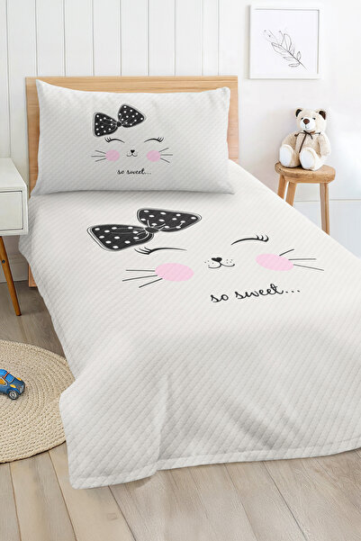 Realhomes Sevimli Kedi Desenli Çocuk ve Genç Odası Pike Takımı Yatak Örtüsü