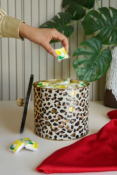 EVLE Leo Patterned Food Storage Container - Metal Storage Container 17.5 Cm X 15.5 Cm Er146-v4