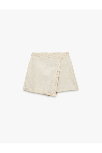 Koton X Melis Ağazat - Keten Karışımlı İşleme Detaylı Kruvaze Mini Şort Etek