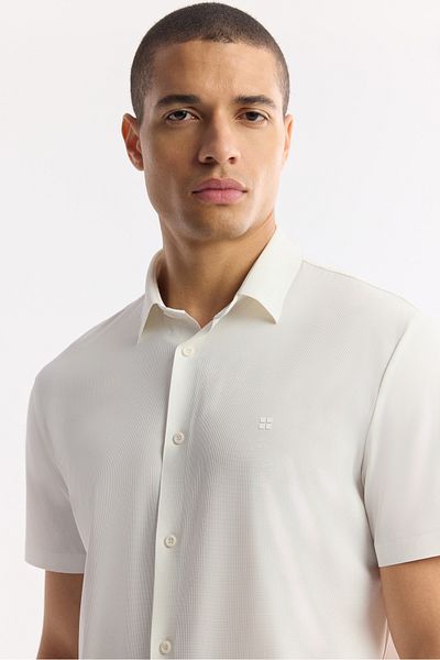 Avva Ανδρικό λευκό Comfort Fit Classic Collar Technical υφασμάτινο πλεκτό κοντομάνικο πουκάμισο A51y2141