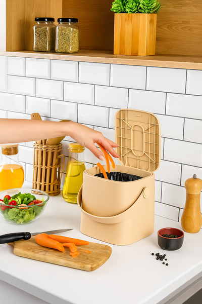 Poomy Latte Colored Square Click 4 Lt - Coș de gunoi Magician cu mâner de pri...