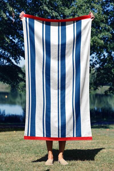 ASDİVA منشفة شاطئ مطبوعة رقمية بنمط مخطط باللون الأزرق الداكن والأبيض مقاس 75...