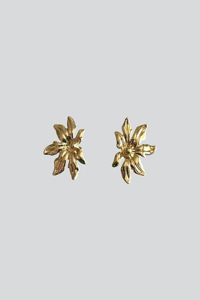 stravis Gold Textured Flower Earrings