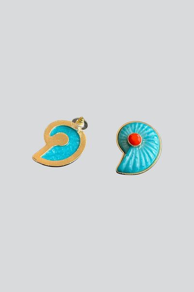 stravis Resin Snail Earrings