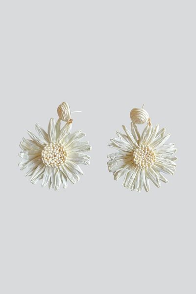 stravis Wicker Flower Earrings