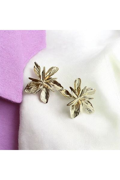 demirosa Gold Color Big Leaf Detailed Elegant Earrings”