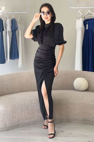 Elbise Delisi Rochie de damă din satin negru cu mânecă cu balon
