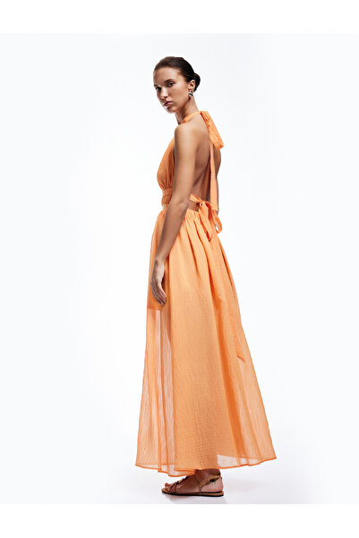 Koton Viskon Boyundan Bağlamalı Sırt Dekolteli Halter Yaka Uzun Elbise