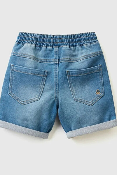 United Colors of Benetton Erkek Çocuk Mix Logolu Rahat Denim Şort Yüz Baskılı